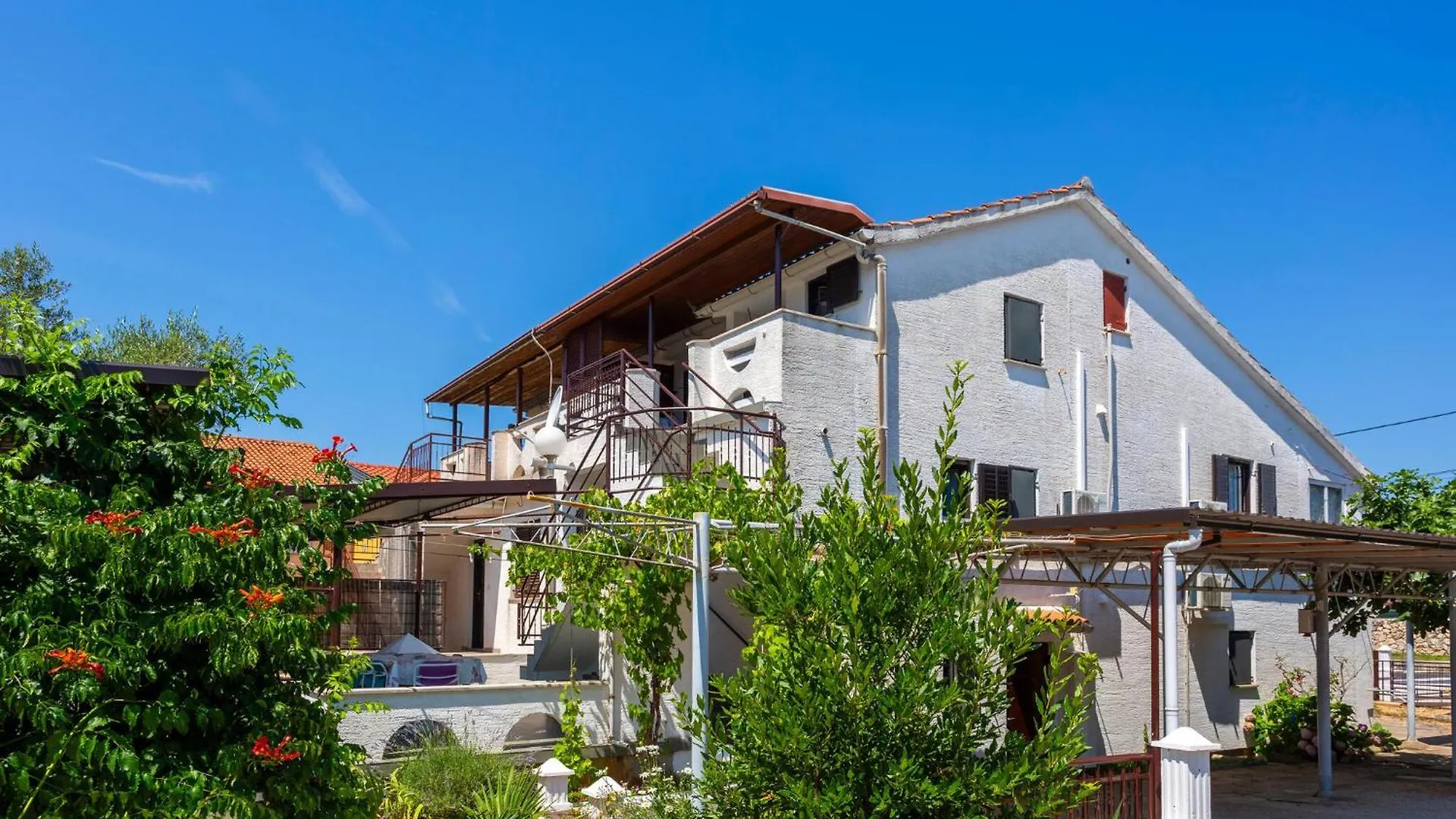 2 Bedroom Amazing Apartment In Pinezici