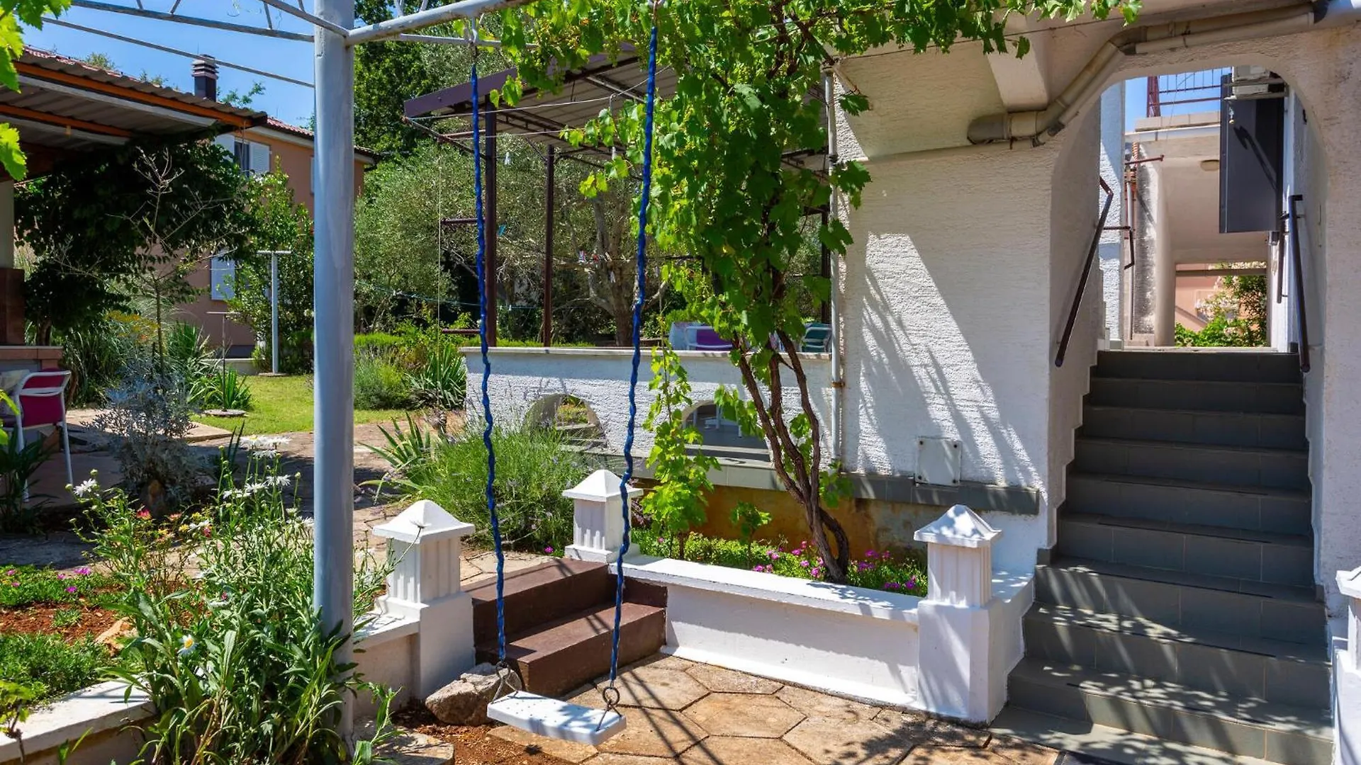 2 Bedroom Amazing Apartment In Pinezici